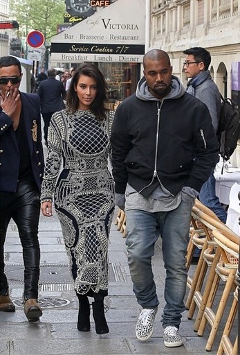 Kim Kardashian ma nowe, brzydkie buty (FOTO) Kim Kardashian ma nowe, brzydkie buty (FOTO)