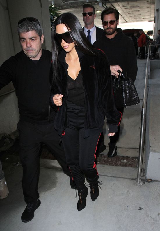 Kim Kardashian wyszła z domu. Widać łuszczycę na jej twarzy? (FOTO)