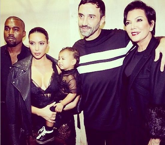 Lateks i koronki odpowiednie dla rocznej North West? (FOTO) Lateks i koronki odpowiednie dla rocznej North West? (FOTO)