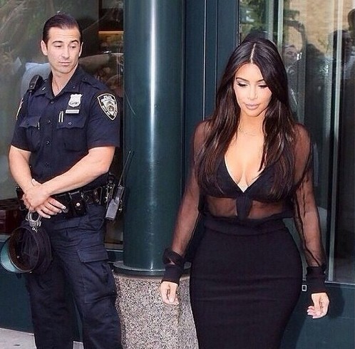 Tak gwiazdorzy Kim Kardashian (FOTO)