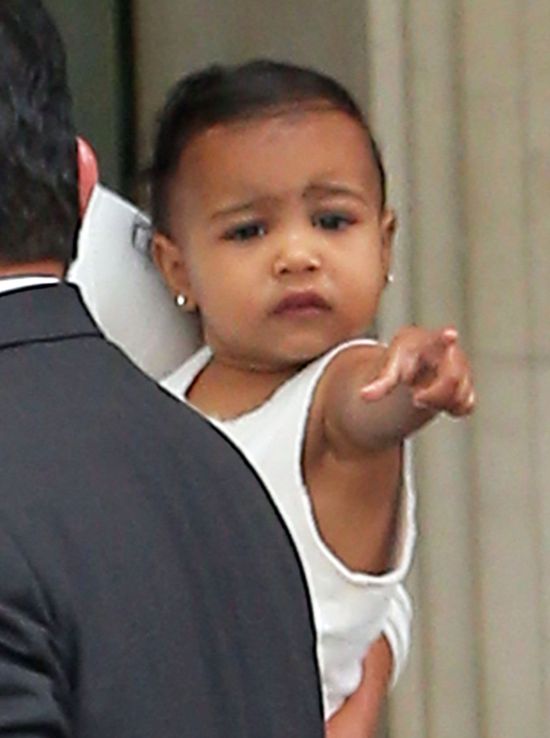 North West postawiła pierwsze publiczne kroczki!