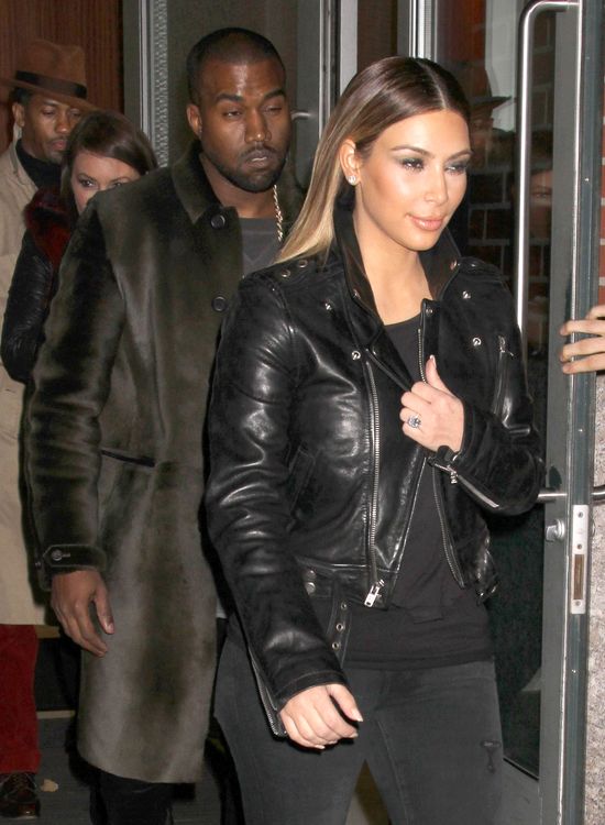 Warhol namaluje Kim Kardashian Warhol namaluje Kim Kardashian