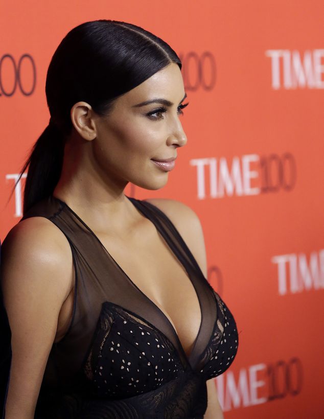 Dopiero, gdy Kim pojawiła sią na ściance, wyszły na jaw jej nowe operacje 