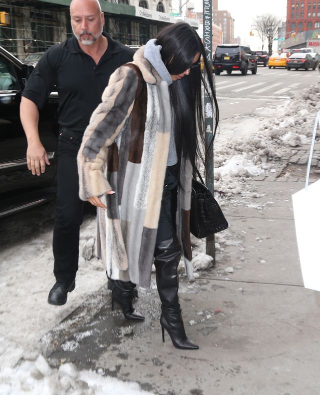 Kim Kardashian o krok od WYPADKU. Wszystko uwiecznił na zdjęciach paparazzo