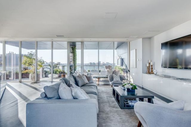 Tak Kim Kardashian mieszka, gdy zatrzymuje się w Nowym Jorku Tak Kim Kardashian mieszka, gdy zatrzymuje się w Nowym Jorku