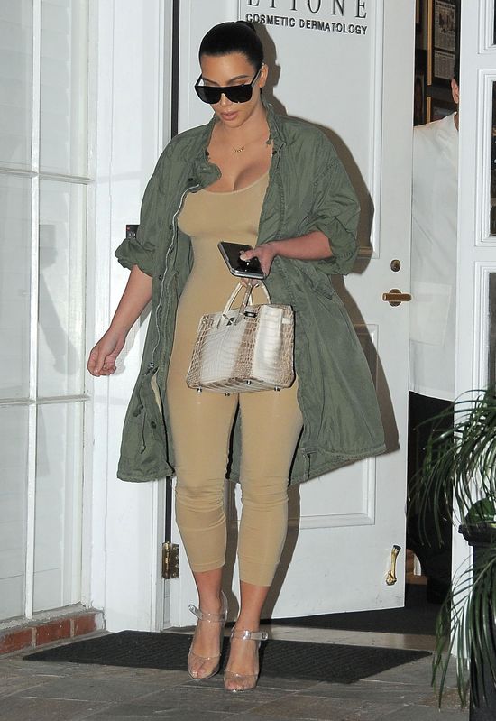 Stęskniłeś się za pupą Kim? Zapomnij o niej! (FOTO)