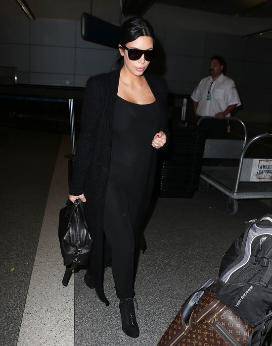 To najgorsza ciążowa stylizacja Kim Kardashian? (FOTO)