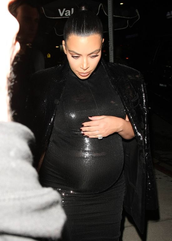 Kim Kardashian niczym dyskotekowa kula (FOTO)