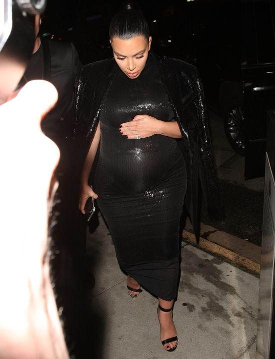 Kim Kardashian niczym dyskotekowa kula (FOTO)