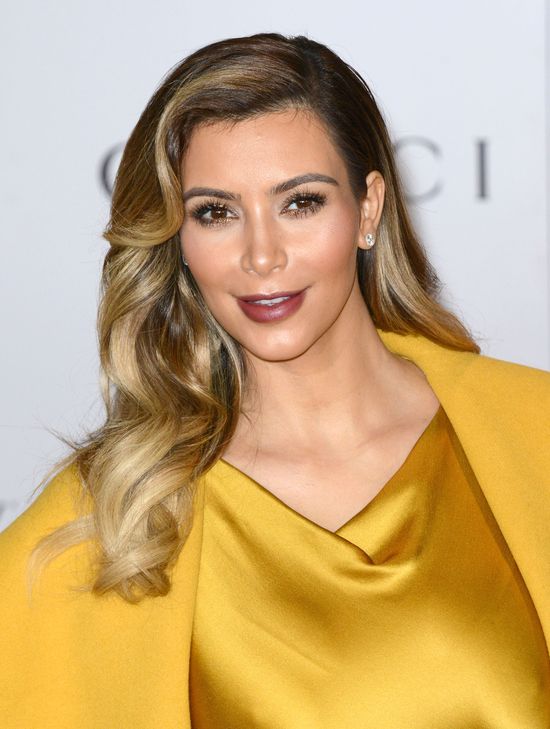 Kim Kardashian tonie w złocie (FOTO)