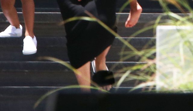 Kim Kardashian nie wychodziła z domu od 2 tygodni. Teraz zrobiła wyjątek Kim Kardashian nie wychodziła z domu od 2 tygodni. Teraz zrobiła wyjątek