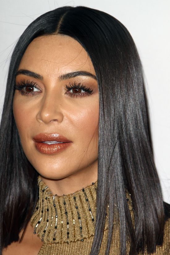 Zmęczna Kim i Kourtney wyglądająca jak jej młodsza siosta