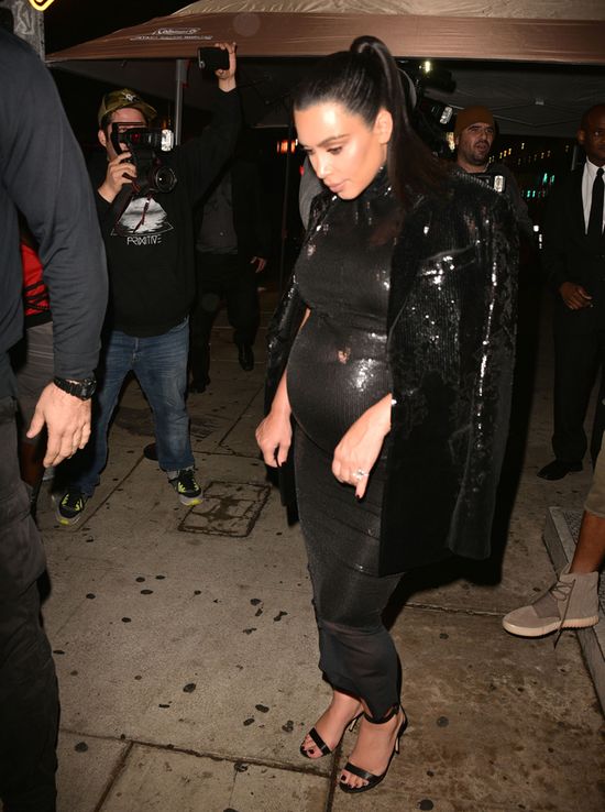 Kim Kardashian niczym dyskotekowa kula (FOTO)