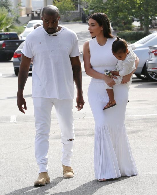 To pierwszy filmik Kim Kardashian po porodzie (VIDEO)