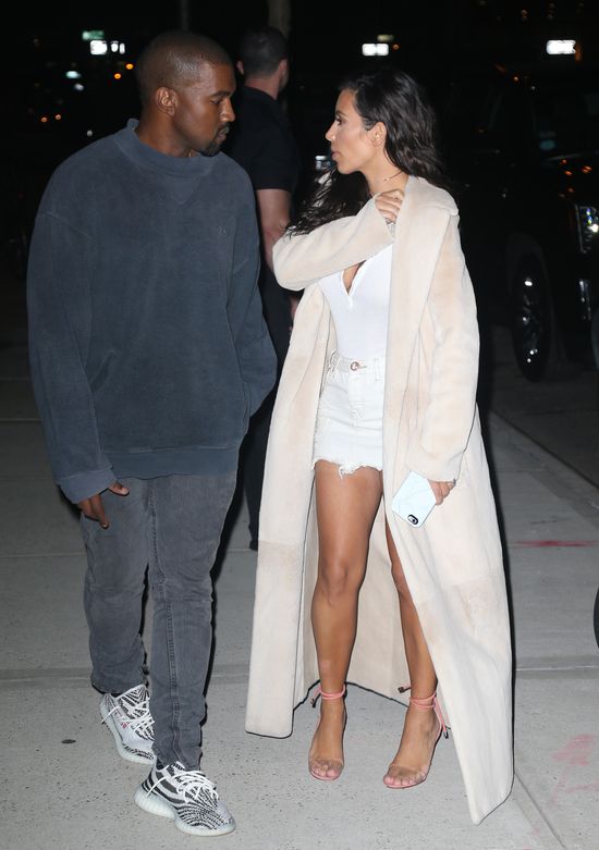 Kim Kardashian stała się bardzo WYRAFINOWANA w kwestii kontrolowania Kanye Kim Kardashian stała się bardzo WYRAFINOWANA w kwestii kontrolowania Kanye