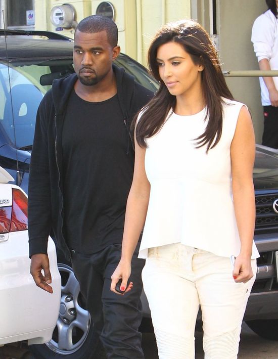 Kanye West ZNĘCAŁ SIĘ nad Kim? BIŁ JĄ I PONIŻAŁ! Kanye West ZNĘCAŁ SIĘ nad Kim? BIŁ JĄ I PONIŻAŁ!