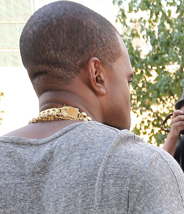 Jej ombre pasuje do jego złotych łańcuchów (FOTO) Jej ombre pasuje do jego złotych łańcuchów (FOTO)