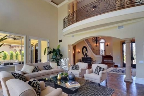 To ten dom Kimye doprowadzili do ruiny i chcę teraz sprzedać To ten dom Kimye doprowadzili do ruiny i chcę teraz sprzedać