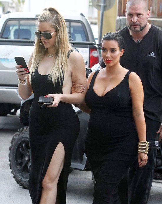 Khloe Kardashian przerywa milczenie w sprawie napaści na Kim!