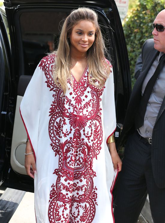 Kris Jenner wprosiła się na baby showe Ciary? (FOTO) Kris Jenner wprosiła się na baby showe Ciary? (FOTO)