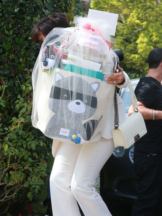 Kris Jenner wprosiła się na baby showe Ciary? (FOTO) Kris Jenner wprosiła się na baby showe Ciary? (FOTO)