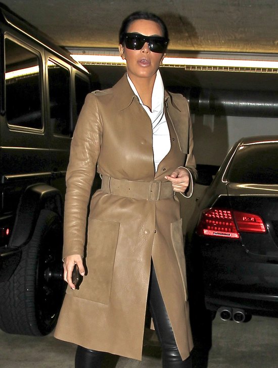 Kim Kardashian jak dziewczyna mafioso (FOTO)