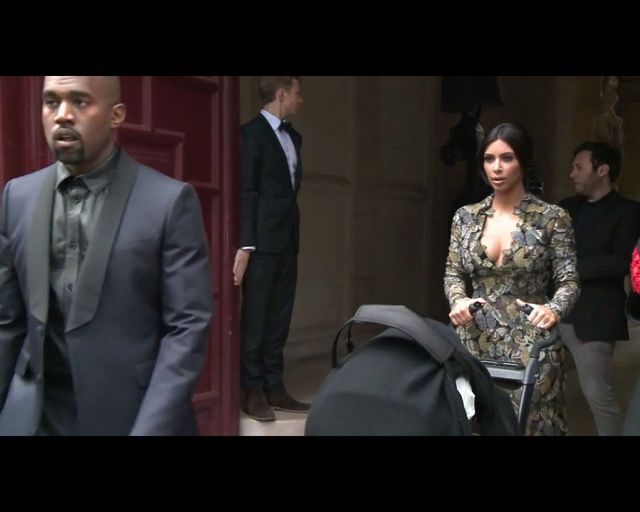 Co czuje Nori, gdy mama zakrywa ją czarnym kocykiem? [VIDEO]