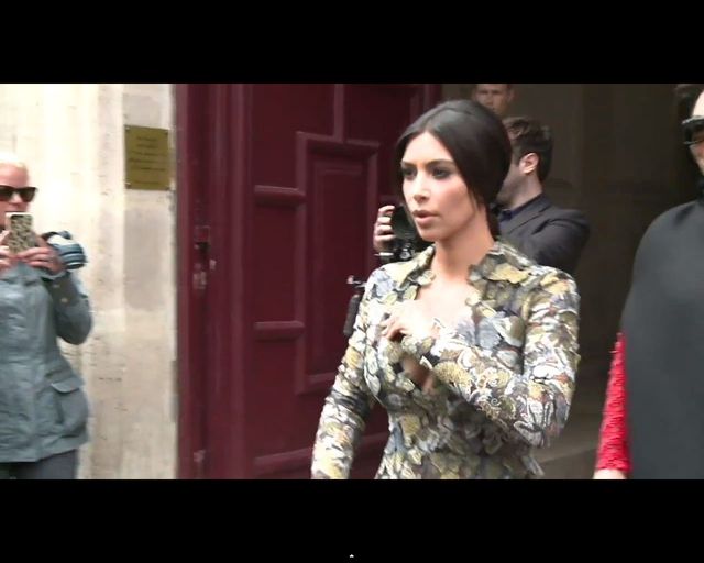 Co czuje Nori, gdy mama zakrywa ją czarnym kocykiem? [VIDEO]