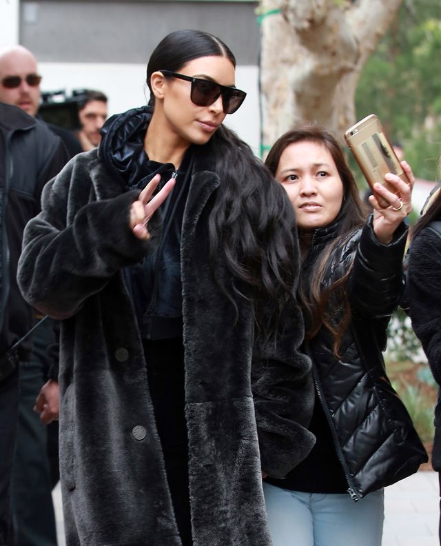 Fanki chciały zrobić selfie z Kim Kardashian (ZDJĘCIA)
