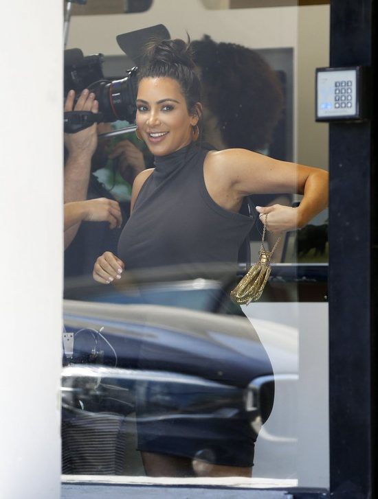 Nie sądziliśmy, że kiedyś to napiszemy: Kim Kardashian wygląda SUPER! (FOTO) Nie sądziliśmy, że kiedyś to napiszemy: Kim Kardashian wygląda SUPER! (FOTO)