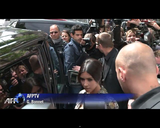 Co czuje Nori, gdy mama zakrywa ją czarnym kocykiem? [VIDEO]