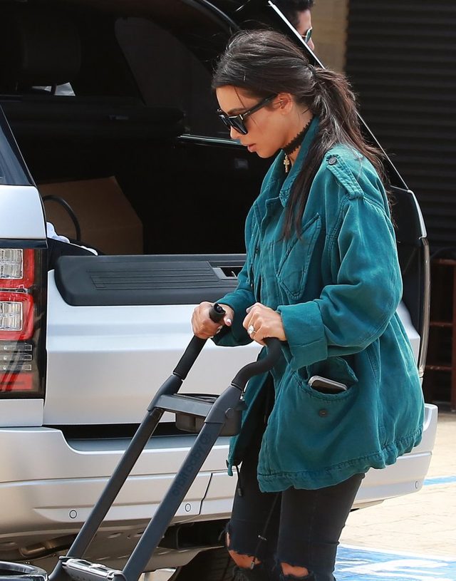 Kim Kardashian nie miała czasu na stylizację? (FOTO)