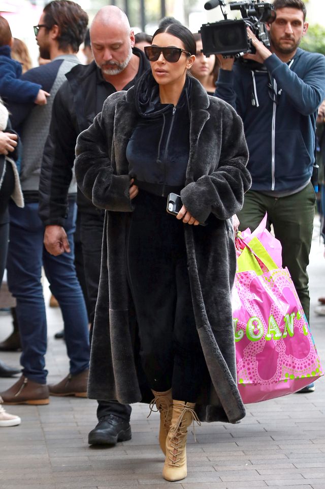 Fanki chciały zrobić selfie z Kim Kardashian (ZDJĘCIA)