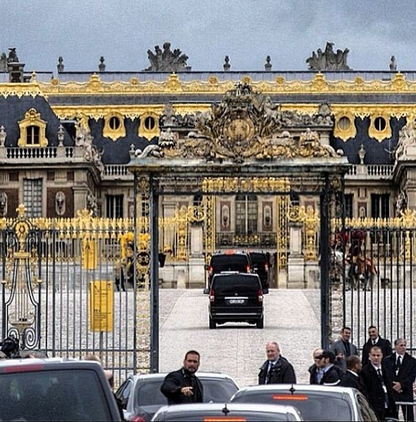 Pierwsze zdjęcia ze ślubu Kim Kardashian (FOTO+VIDEO) Pierwsze zdjęcia ze ślubu Kim Kardashian (FOTO+VIDEO)