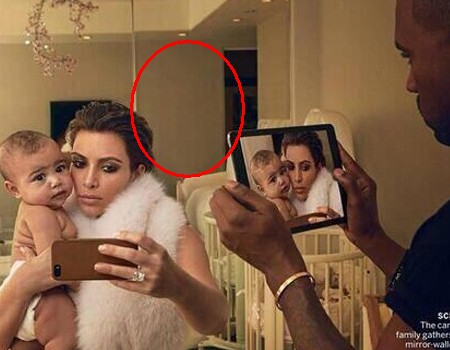 Wpadka w Vogue: Kanye West jest wampirem? (FOTO)