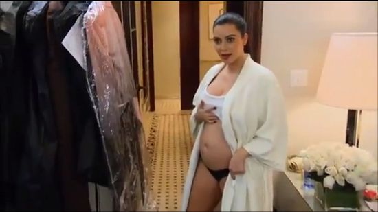 Walka z rozstępami i obwisłą skórą Kim Kardashian