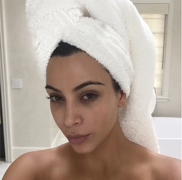 Kim Kardashian pokazała selfie bez makijażu (Insta)