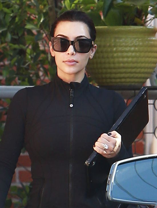 Dzień w dresie w wydaniu Kim Kardashian (FOTO)