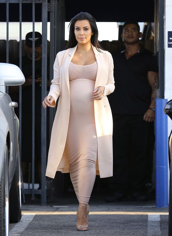 Kim Kardashian nawet w zaawansowanej ciąży nosi spanxy? FOTO