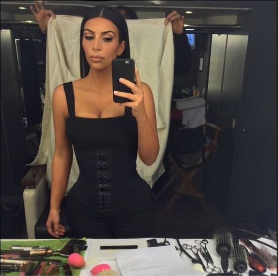 Nie uwierzycie, co pija na śniadania Kim Kardashian (FOTO)