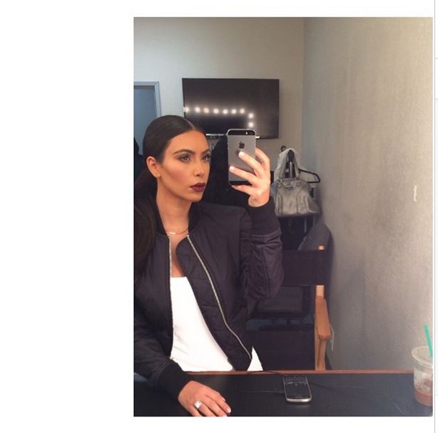 Chcecie zobaczyć selfie Kim Kardashian po seksie? (FOTO) Chcecie zobaczyć selfie Kim Kardashian po seksie? (FOTO)