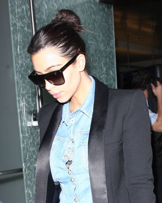 Włosy Kim Kardashian wciąż wypadają garściami? (FOTO) Włosy Kim Kardashian wciąż wypadają garściami? (FOTO)