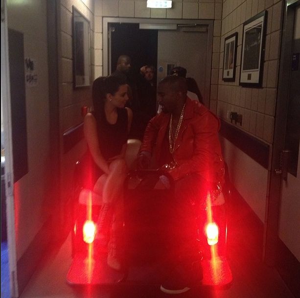 Co Kim Kardashian dostała na Walentynki? (FOTO)