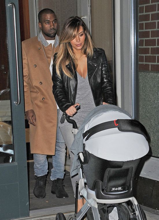 Paparazzi wreszcie sfotografowali buźkę North West (FOTO)