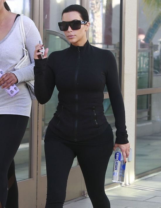 Kim Kardashian wciąż ostro pracuje nad sylwetką (FOTO)