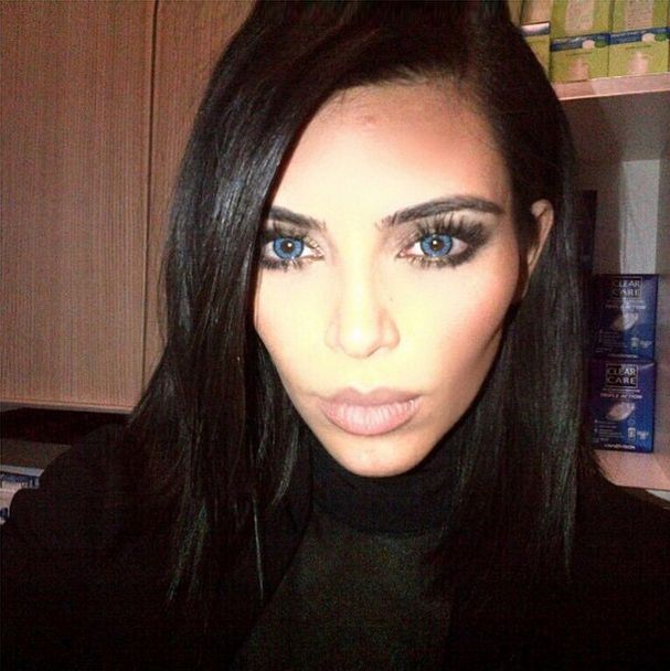 Kim Kardashian założyła dziecku soczewki?! (FOTO)
