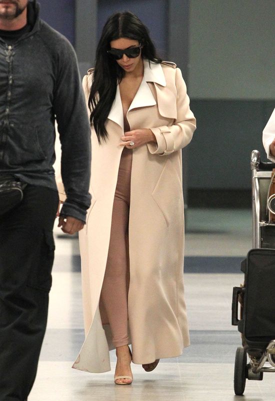 Fotograf przewrócił się pod stopami Kim, a ona... (FOTO)