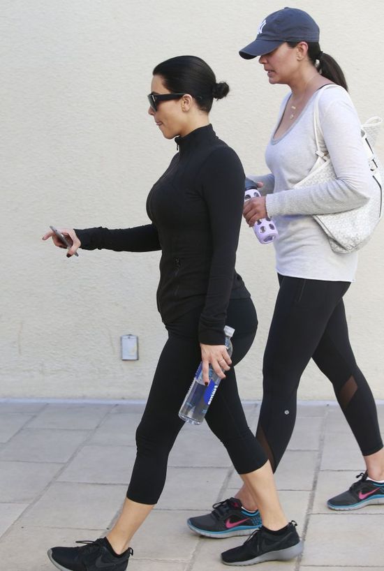 Kim Kardashian wciąż ostro pracuje nad sylwetką (FOTO)