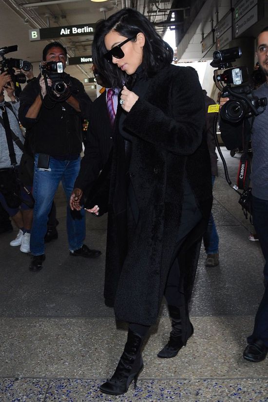 Co ugryzło Kim Kardashian? (FOTO)