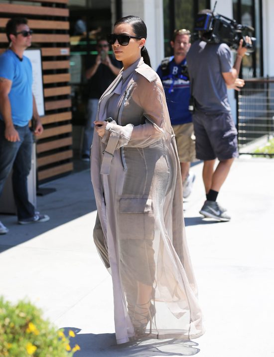 Kim Kardashian w 5. miesiącu ciąży - zdradza, ile przytyła